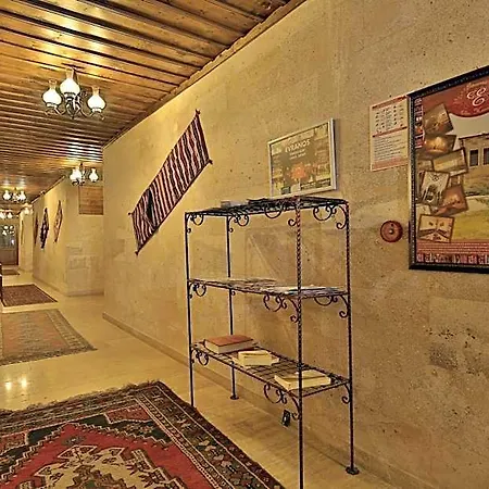 Cave Rooms&pool 3* Göreme