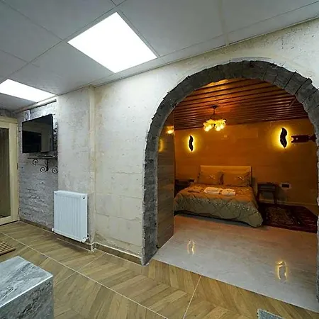 Cave Rooms&pool 3*