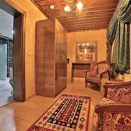 Cave Rooms&pool Hotel 3*