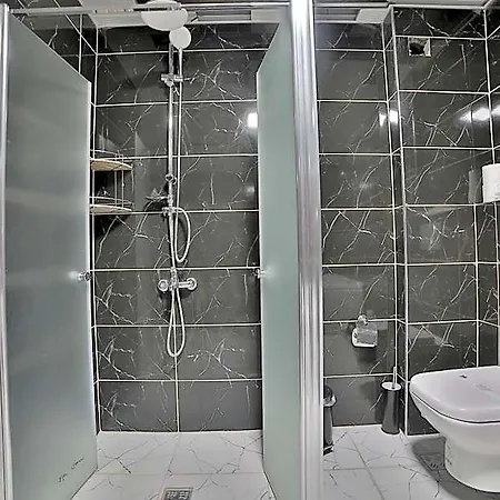 Cave Rooms&pool Hotel 3*