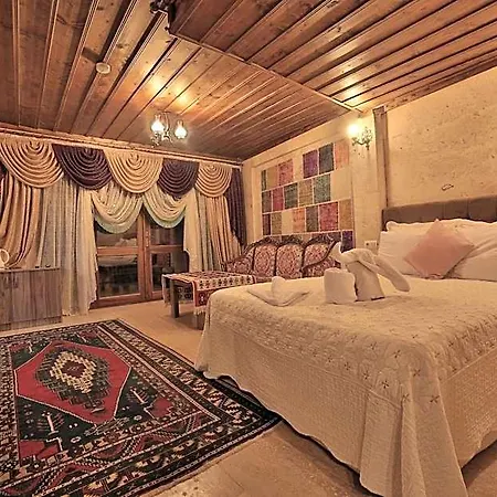 Cave Rooms&pool Hotel Göreme