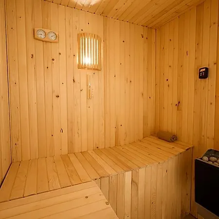Cave Rooms&pool Hotel